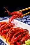 美味小龙虾诱人上桌