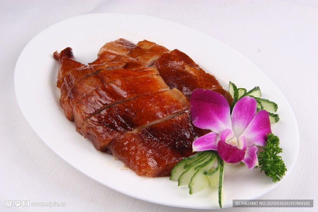 美味烤鸭摆盘精致