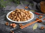美味水煮花生摆拍画面