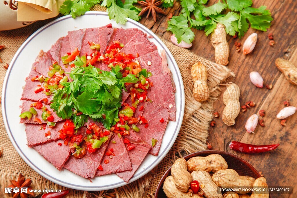 美味凉拌牛肉摆盘精致