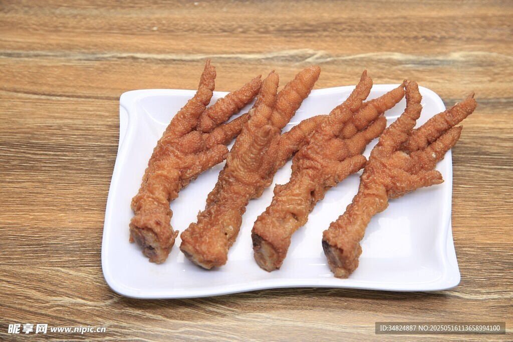 美味虎皮凤爪摆于白盘