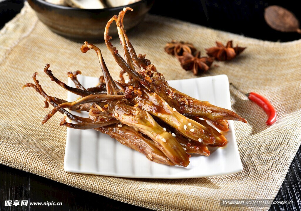 美味鸭舌 