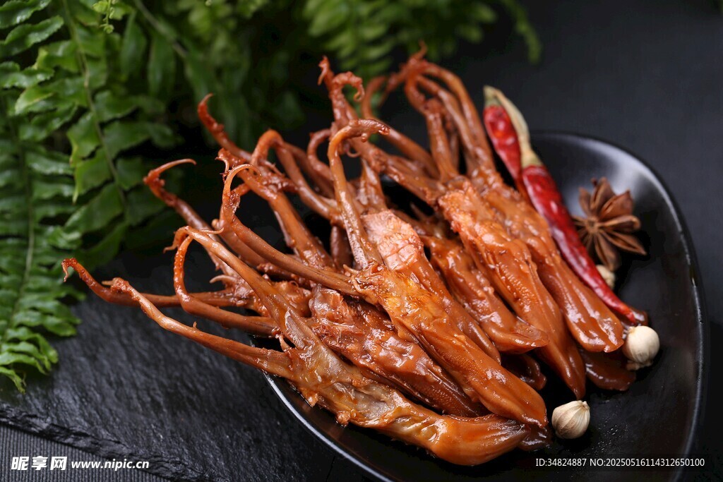 美味香辣鸭舌