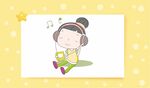 女孩戴耳机惬意听音乐