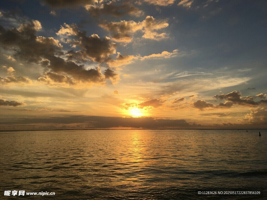 海上壮丽日落美景