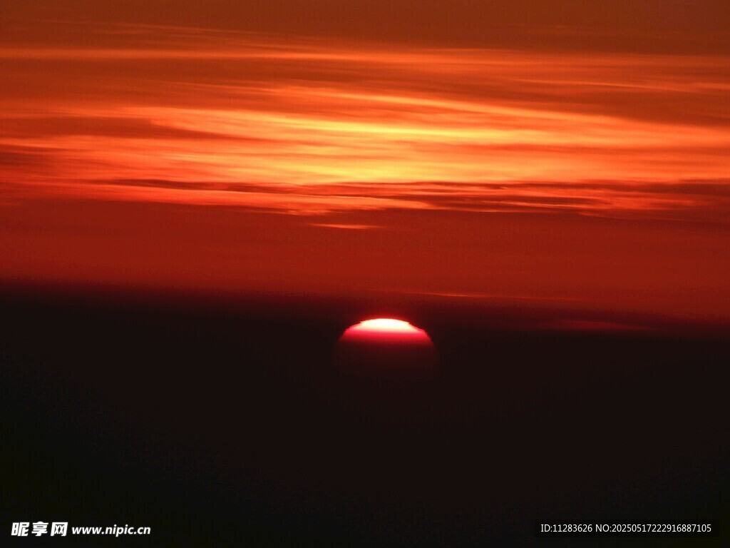 夕阳西下的壮丽景观