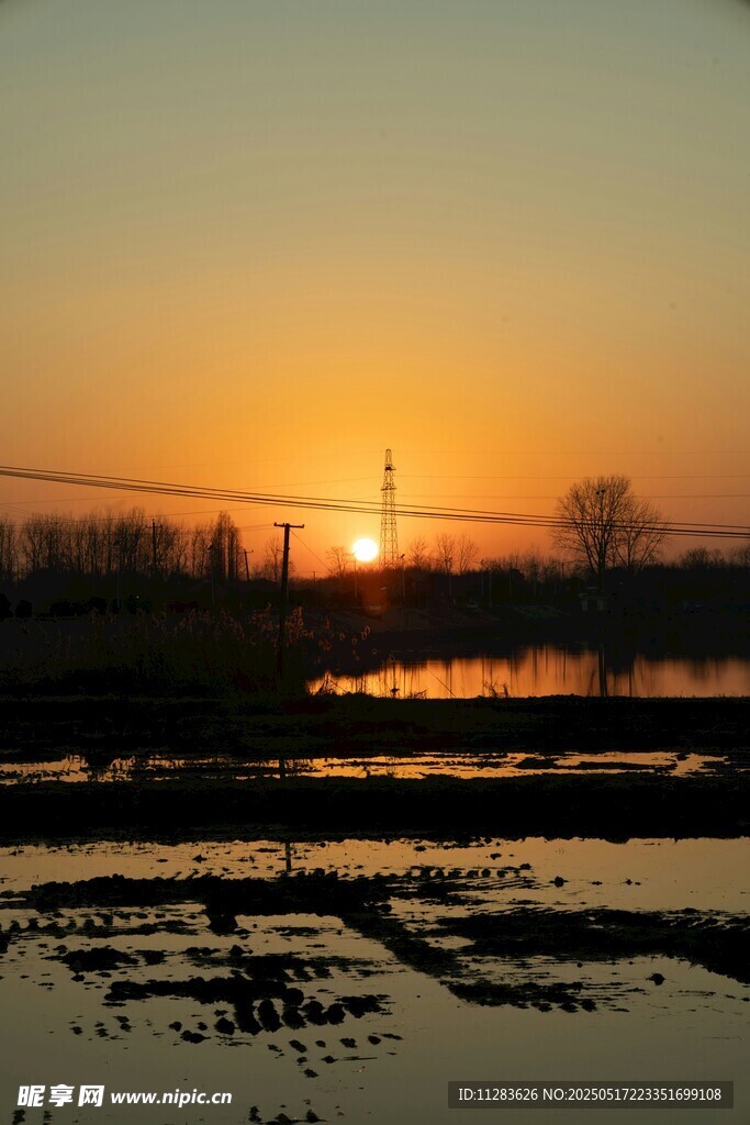 夕阳下的田野风光