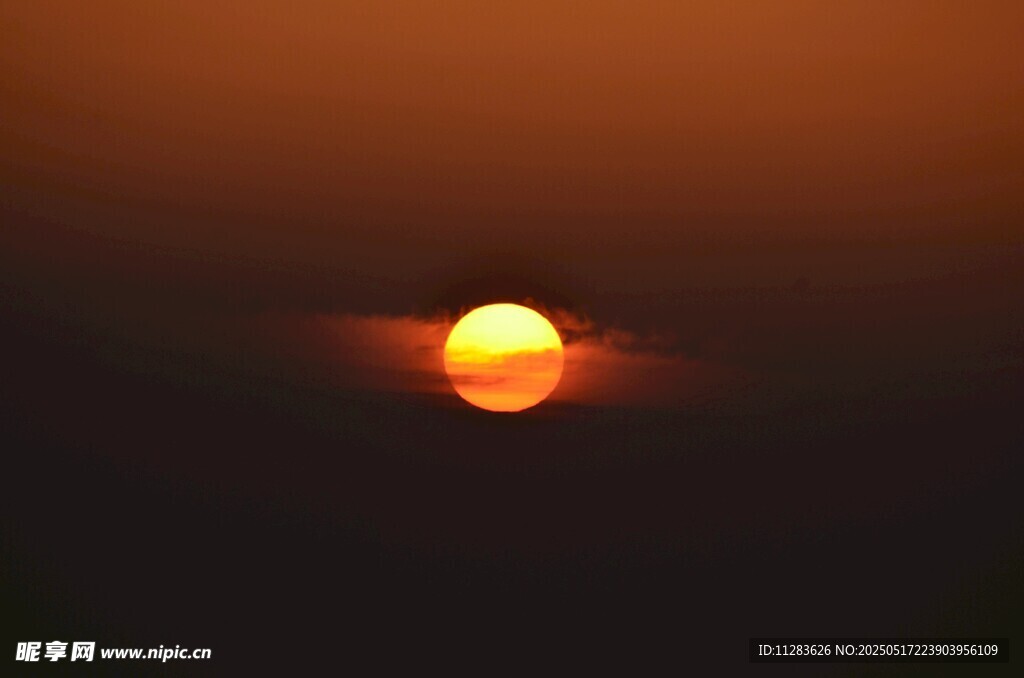夕阳西下的美丽景象