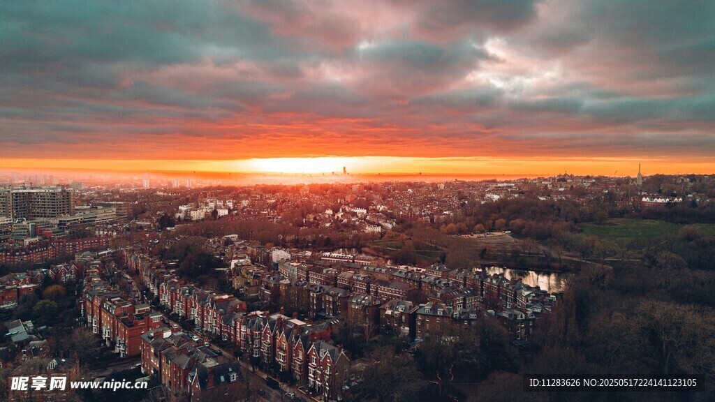 城市日出壮丽景观