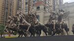 城市中的骏马雕塑景观