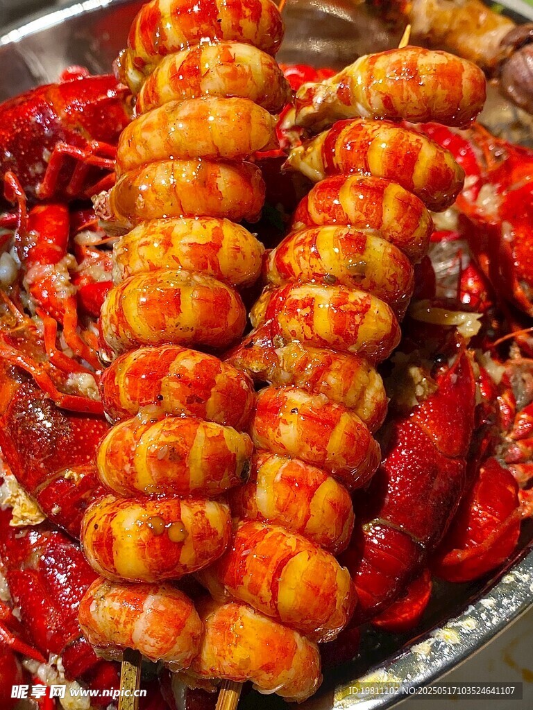 美味龙虾烤串诱人呈现