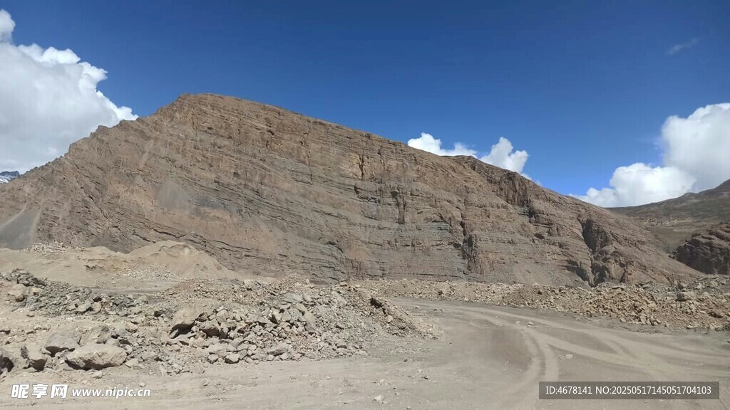 荒凉山地景观