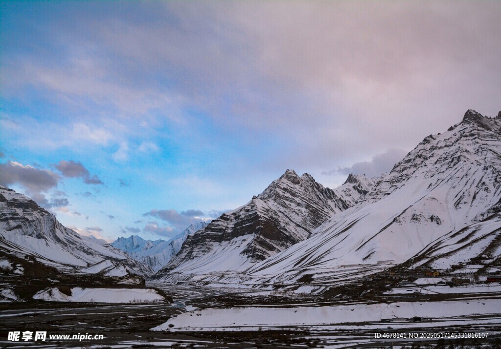 雪山壮丽风光
