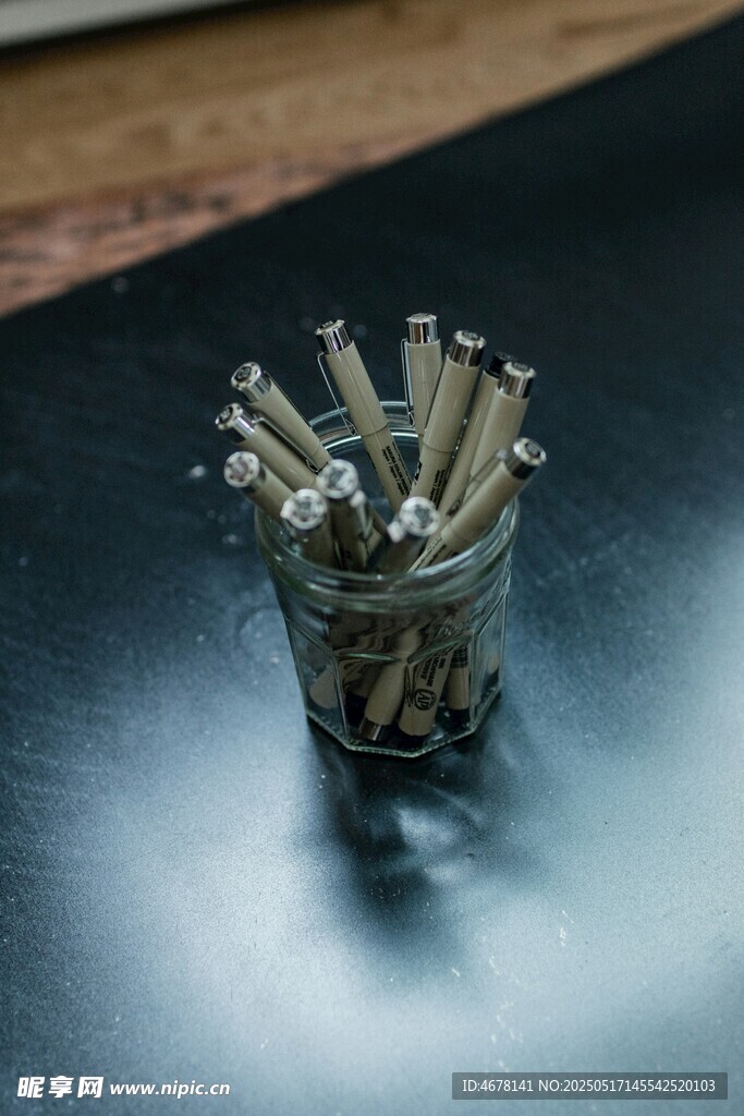 杯中铅笔头