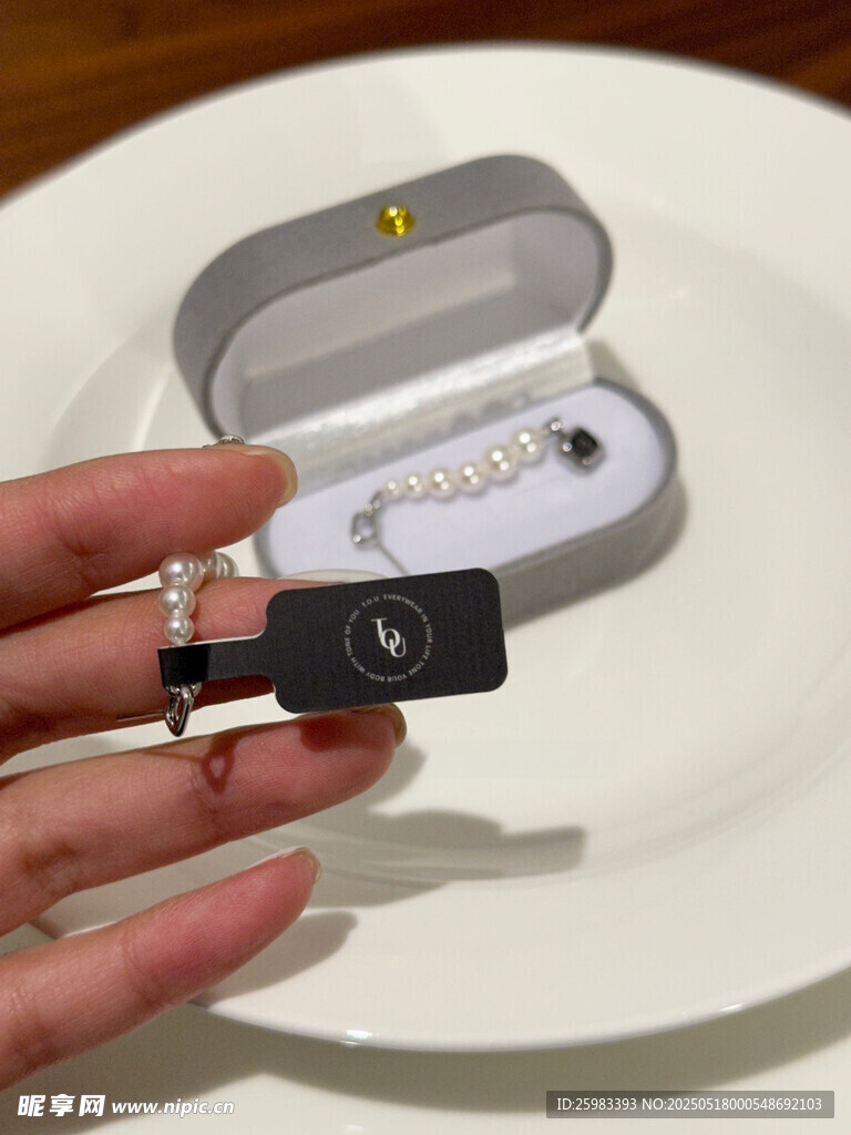 珍珠耳环