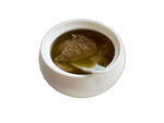 白色茶碗中的茶饮