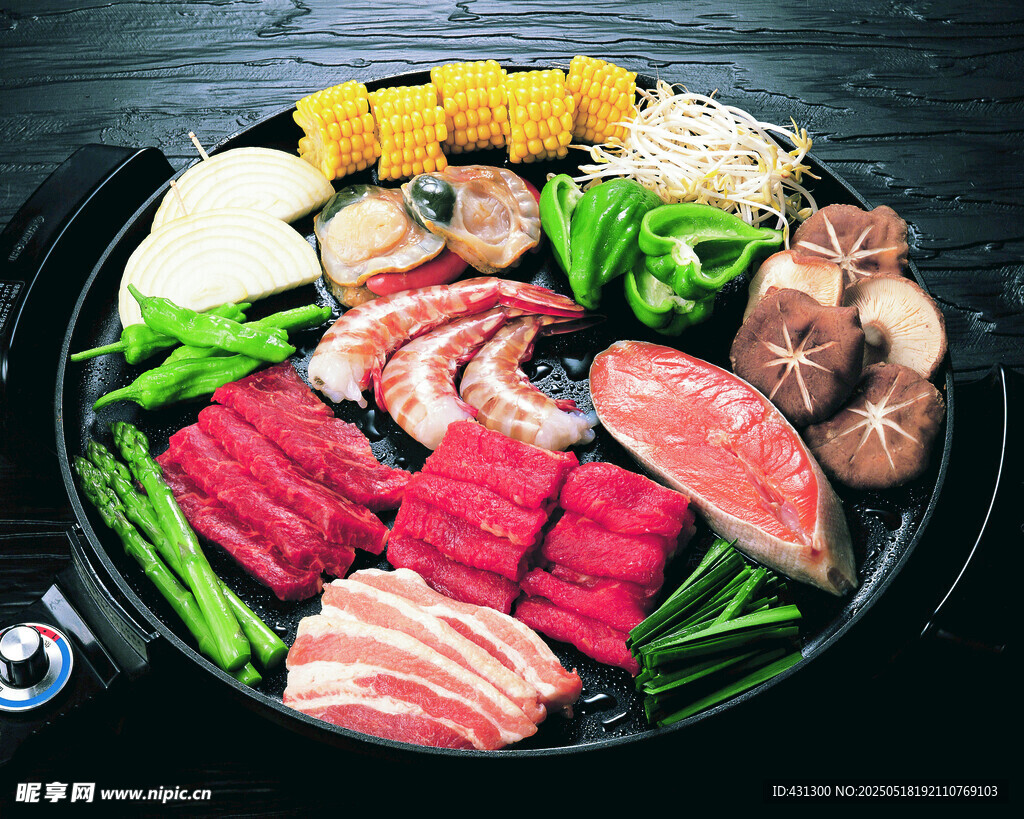 丰盛烤肉拼盘食材多样