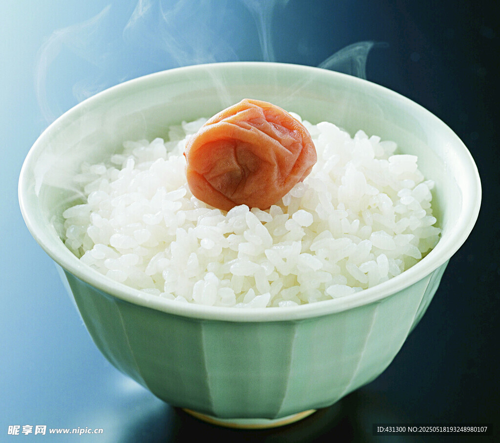 绿碗白饭配一颗红蜜饯