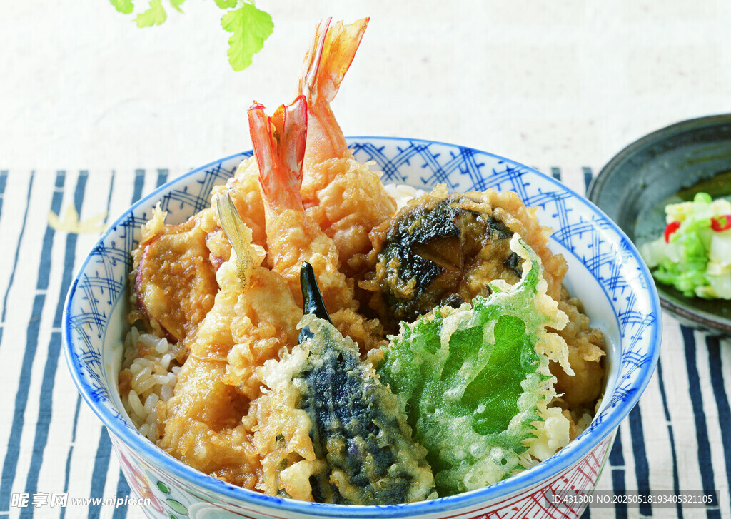 日式天妇罗盖饭美食特写