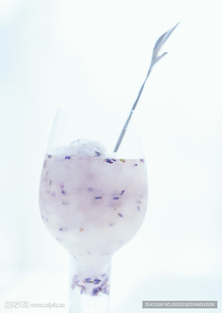 美味蓝莓酸奶饮品