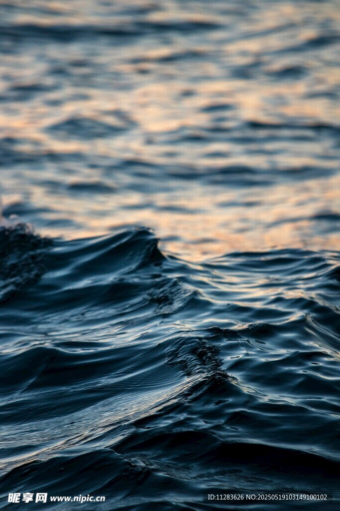 海面波浪光影美景