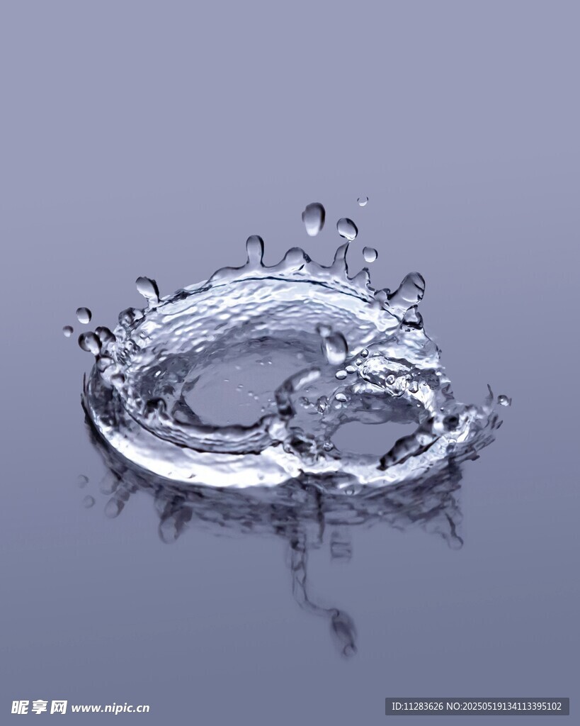 水滴溅起的美妙瞬间