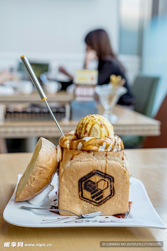 美味创意吐司甜点展示