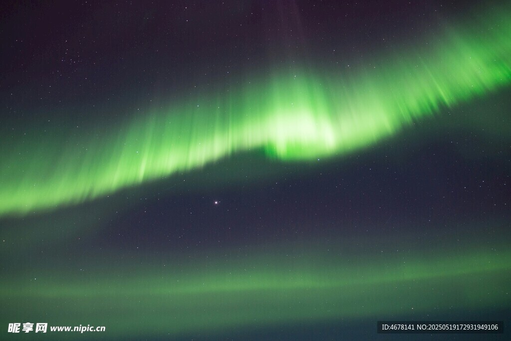 梦幻极光夜空美景