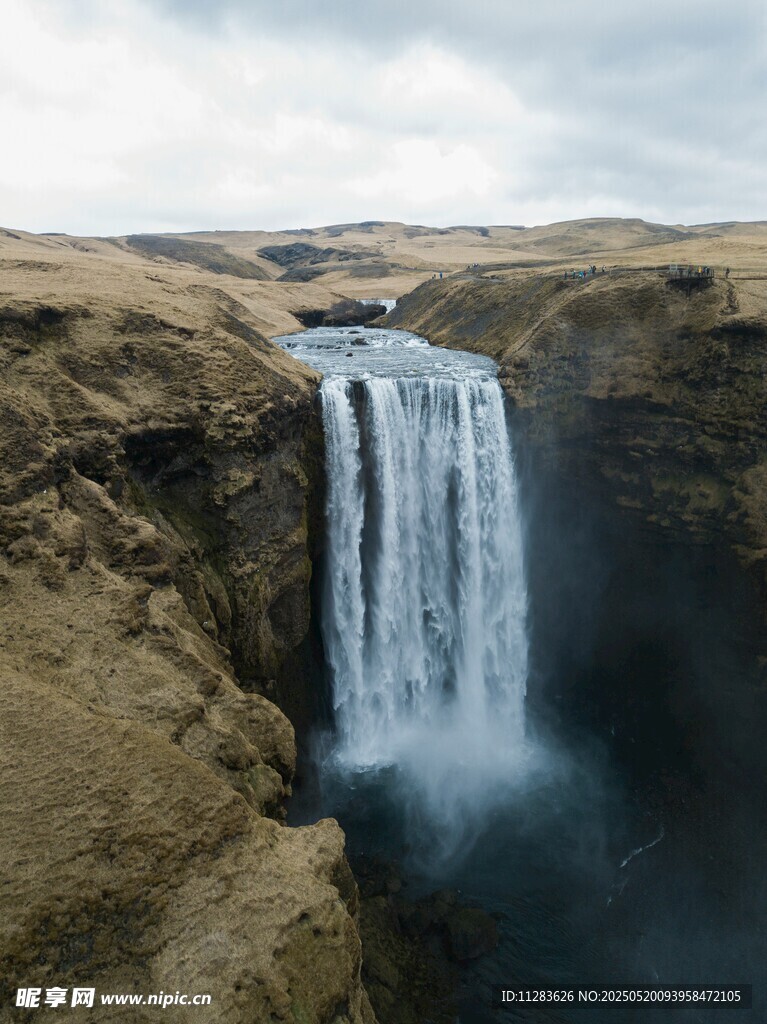 瀑布自然美景