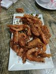 香酥炸虾摆于盘