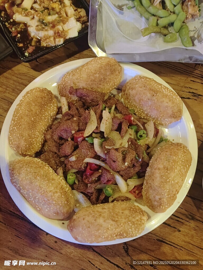 美味夹肉面包拼盘