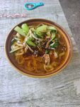 美味牛肉蔬菜汤面