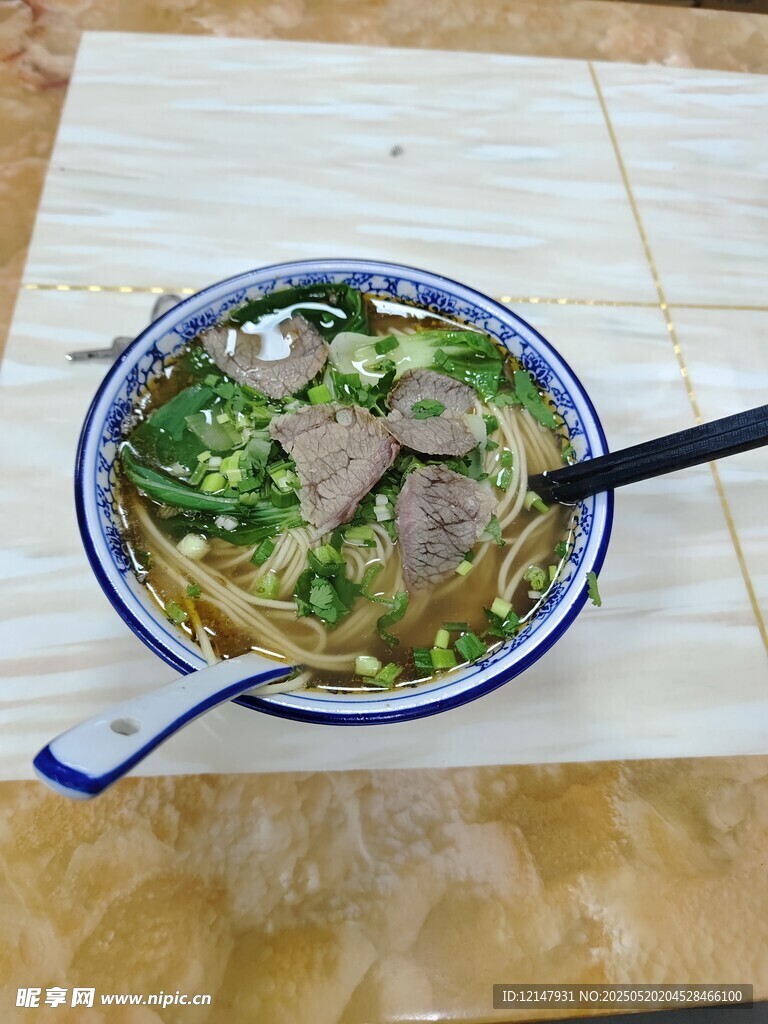 美味牛肉汤面诱人呈现