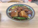 美味红烧牛肉碗中佳肴