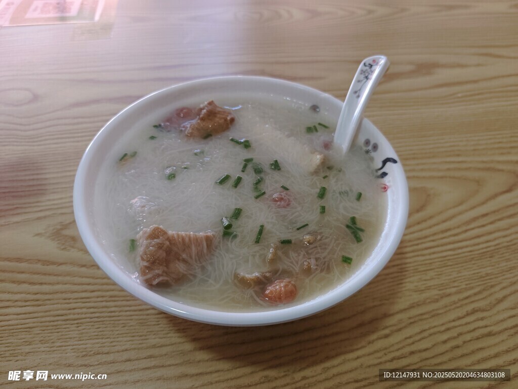 一碗鲜香醋肉面线糊