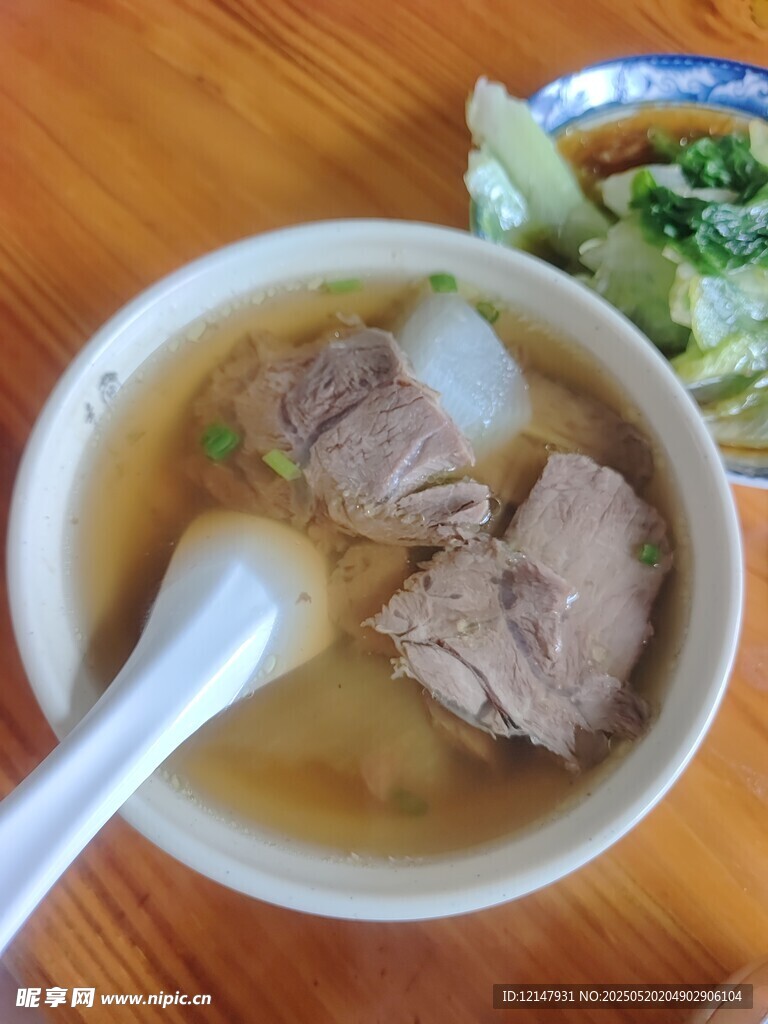萝卜炖肉美味汤品