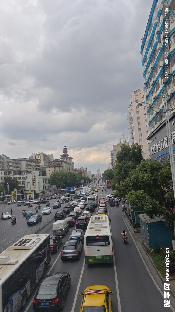城市道路拥堵景象