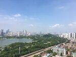 城市河畔风光俯瞰图