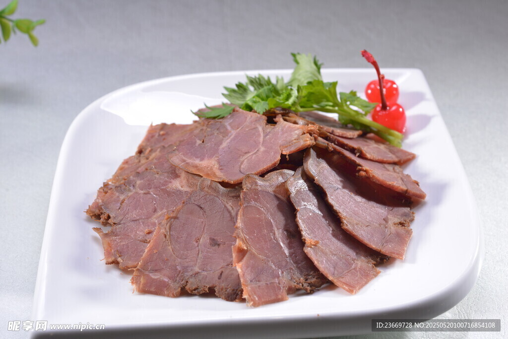 美味酱牛肉摆盘精致