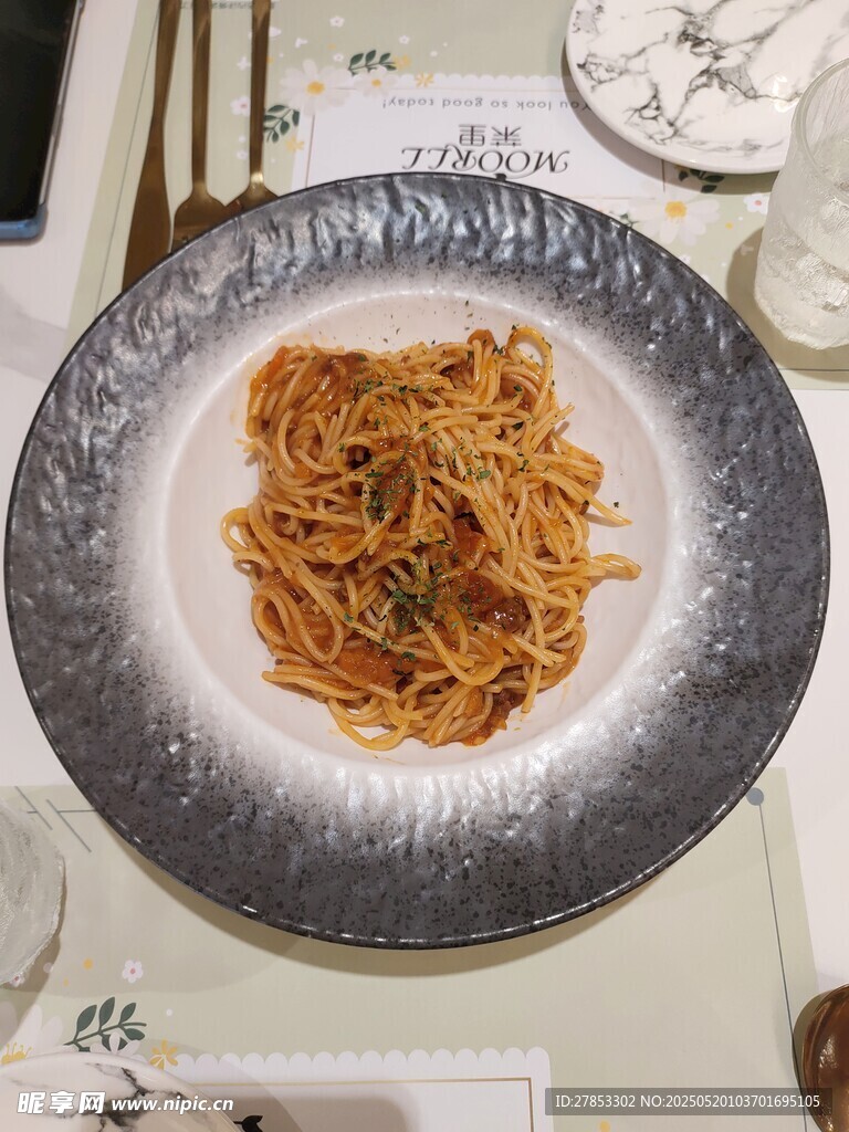 美味意面摆盘精致