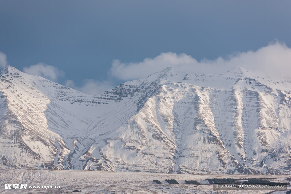 壮丽雪山景观