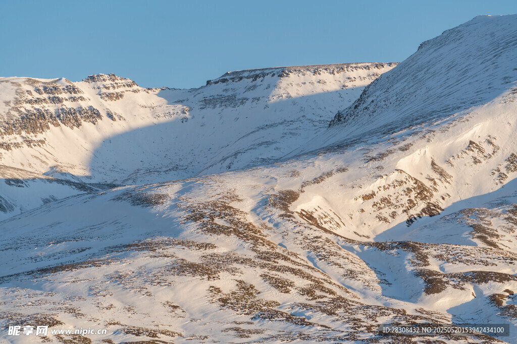 雪山壮丽景致