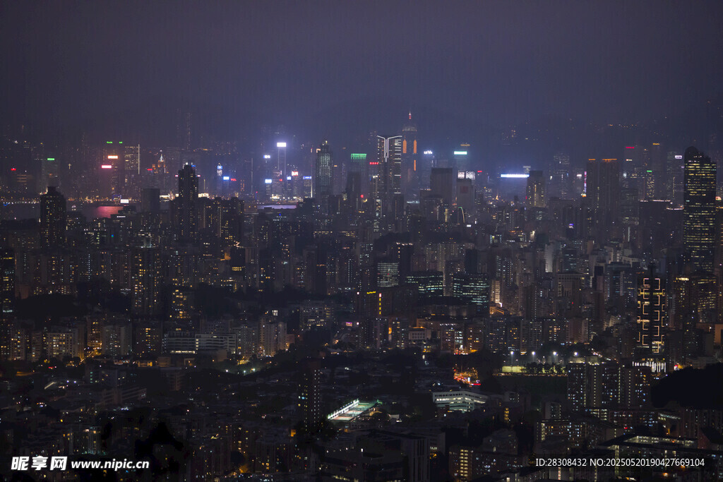 都市璀璨夜景俯瞰图