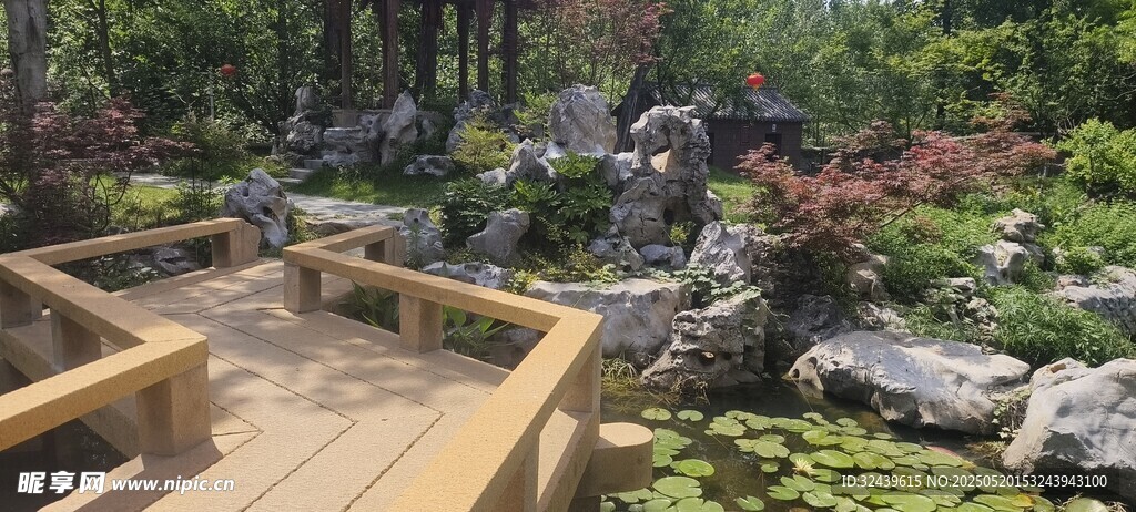 日式庭院木质步道景观