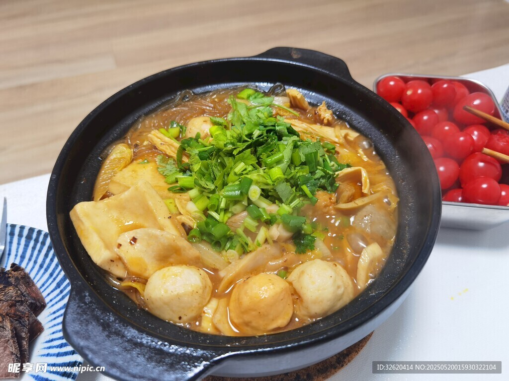 砂锅丸子煲