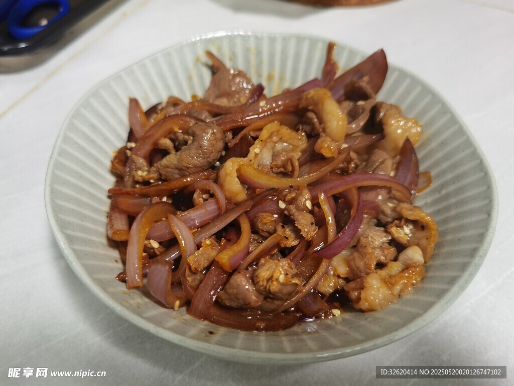 洋葱炒肉