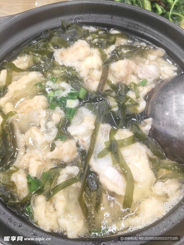 酥肉海带汤