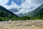 山间开阔美景