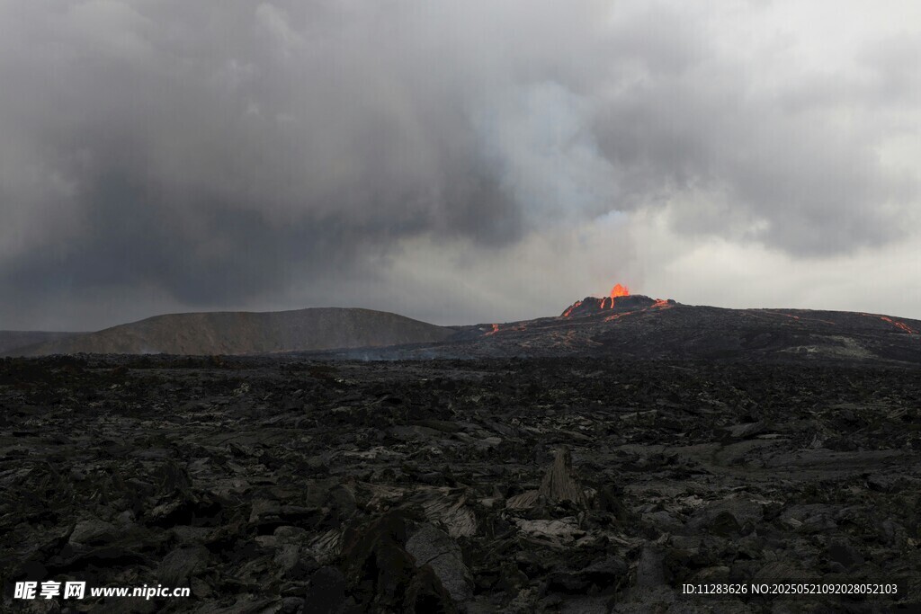 火山喷发景象
