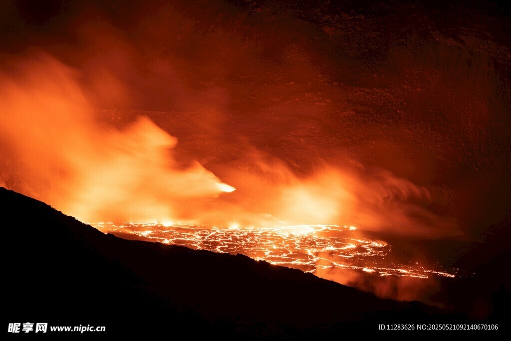 火山喷发的炽热壮观景象